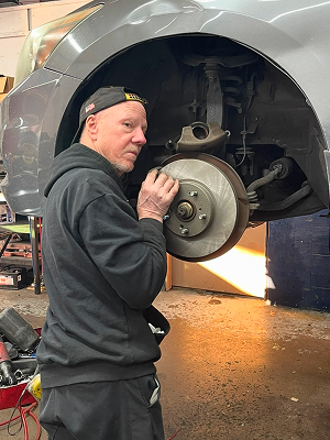 Billy Hudgins | Innovative Auto Works