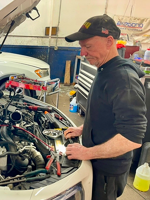 Billy enjoys helping people and spending time with his family | Innovative Auto Works